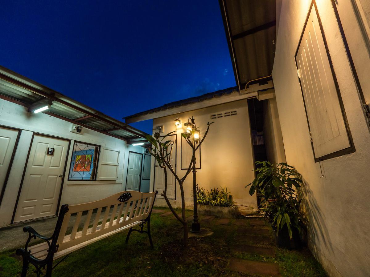 Hotel Tommy Huts Chiang Mai Exterior foto