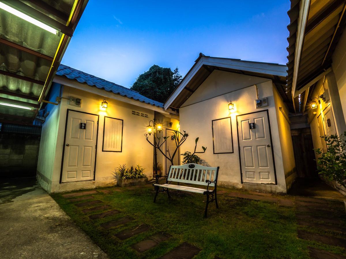 Hotel Tommy Huts Chiang Mai Exterior foto