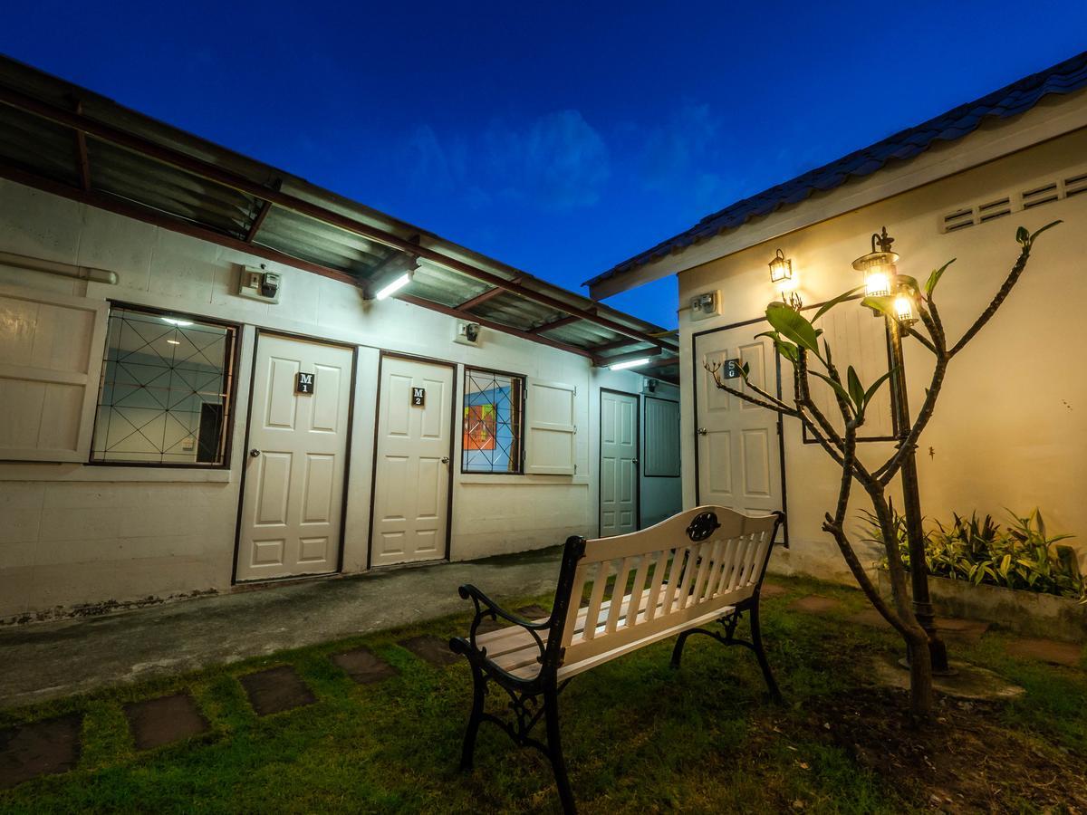 Hotel Tommy Huts Chiang Mai Exterior foto