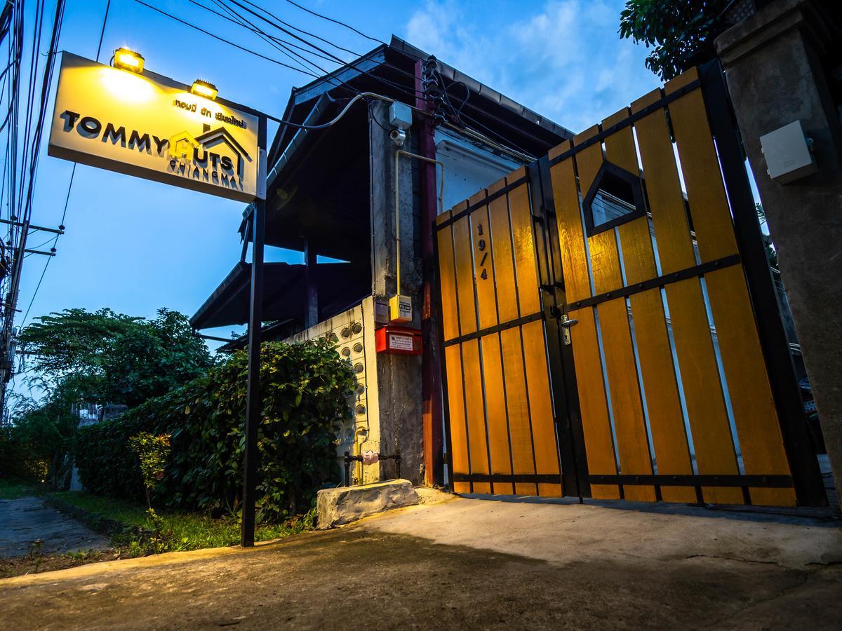 Hotel Tommy Huts Chiang Mai Exterior foto