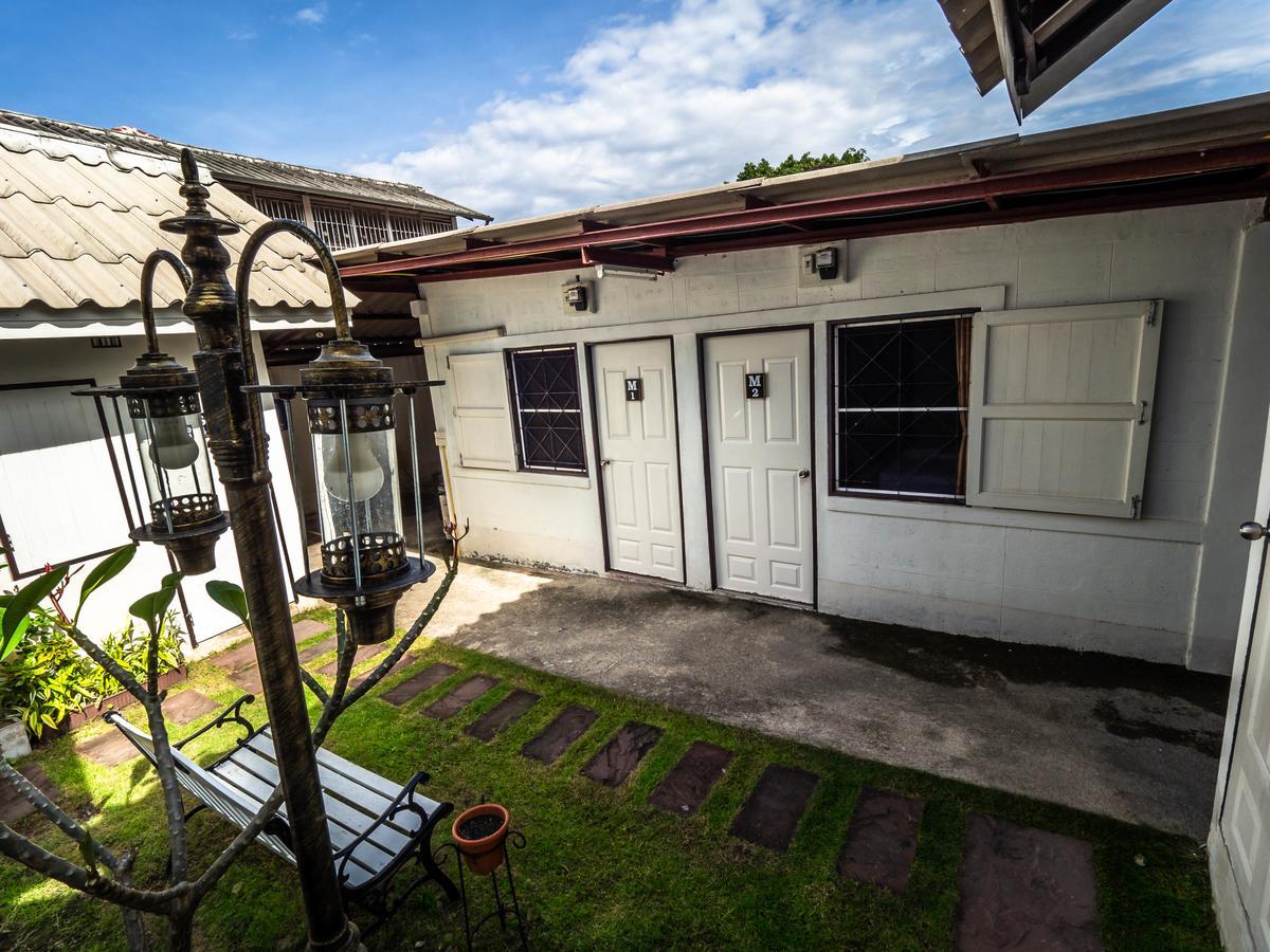 Hotel Tommy Huts Chiang Mai Exterior foto